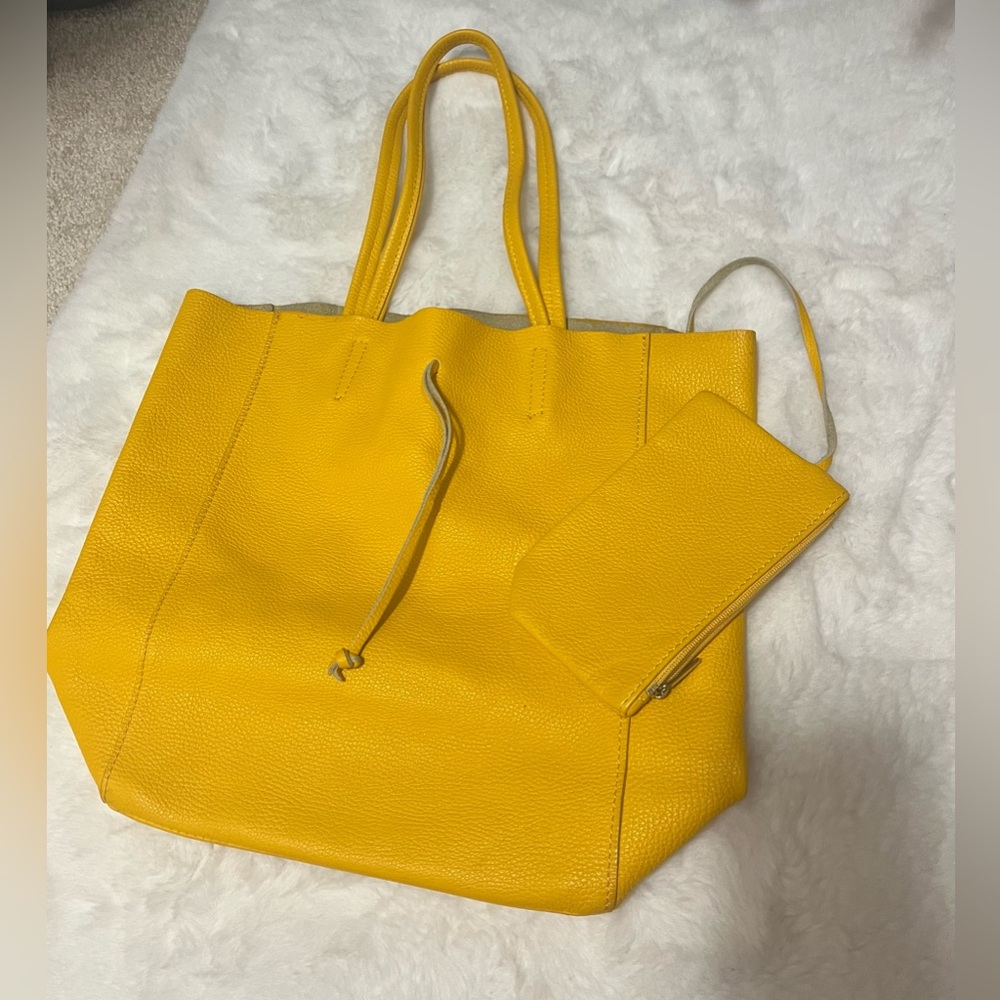 Vera Pelle Mustard Yellow Pebbled Leather Bag